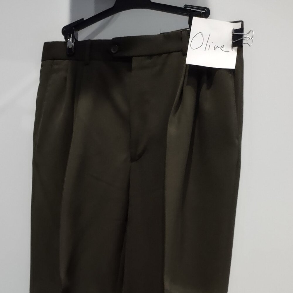 Pronto Uomo olive, cuffed, pleated pants (32 in waist)